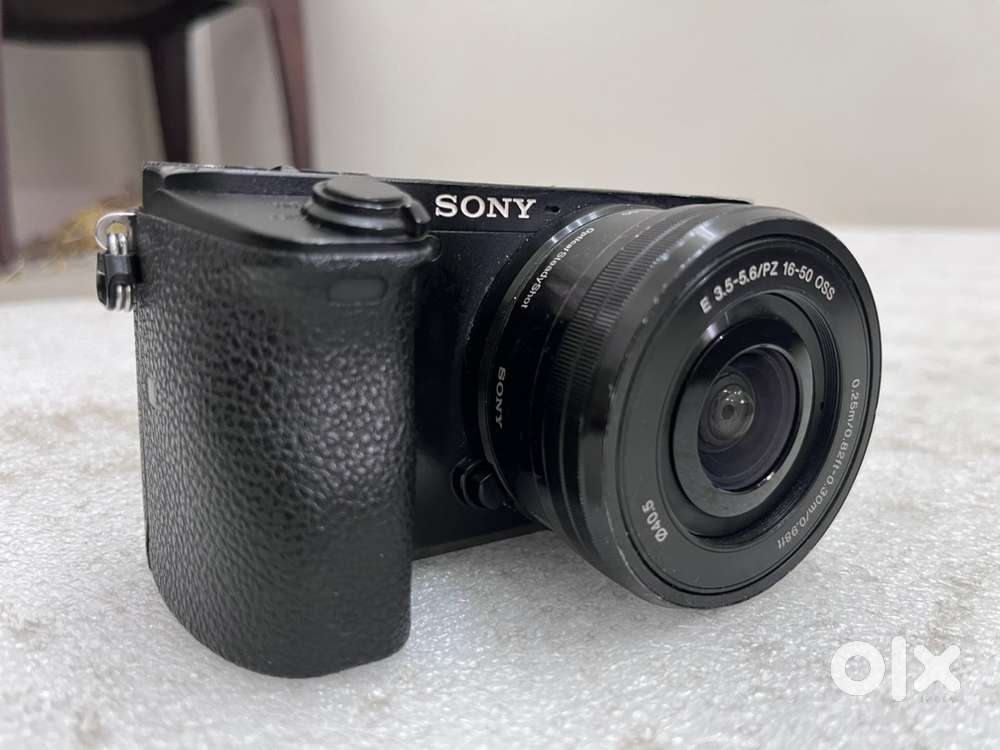 Sony Alpha 6500 with 16,50 lens mirror less excellent condition