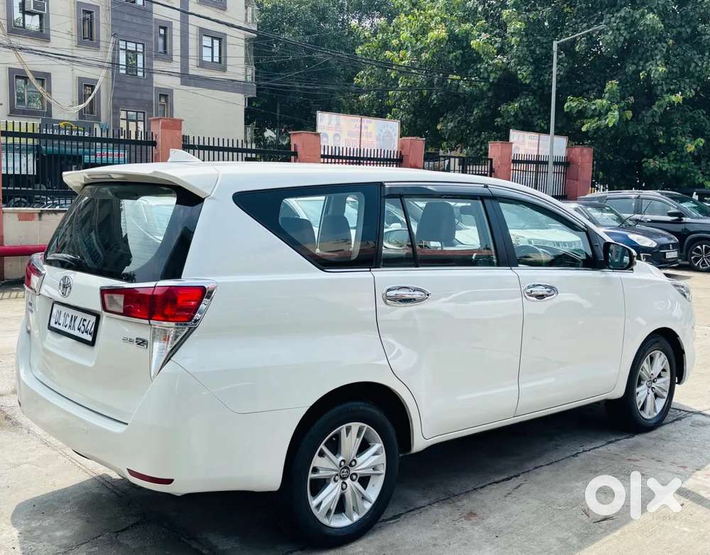 Toyota Innova Crysta 2.8 Zx At 7 Seater, 2018, Diesel
