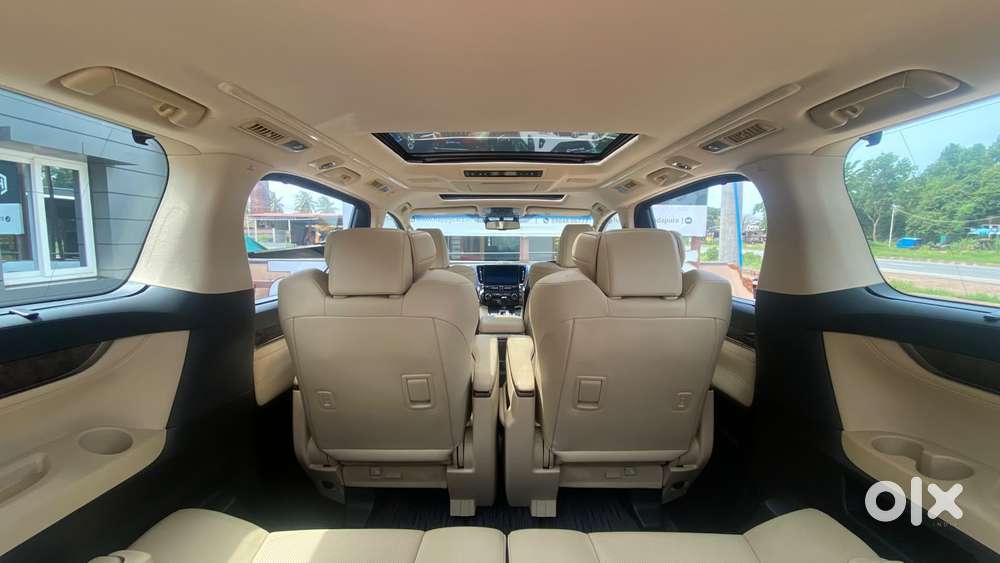 Toyota Vellfire Vip – Executive Lounge, 2022, Petrol