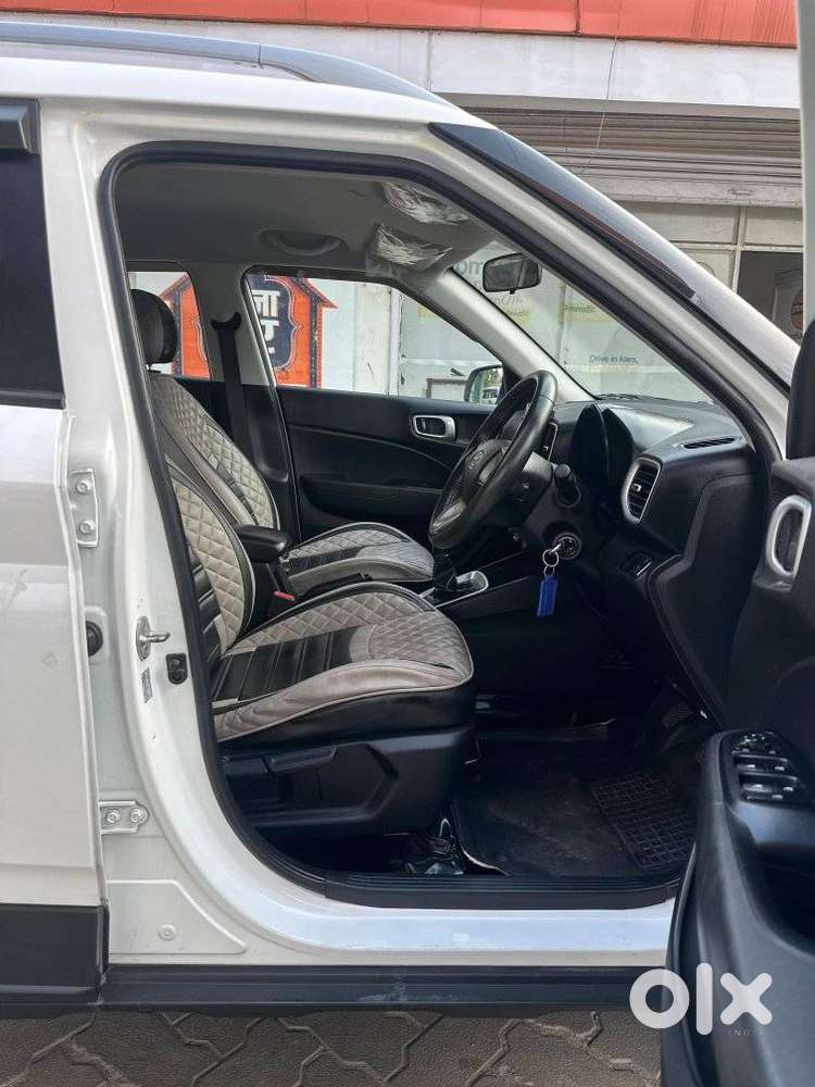 Hyundai Venue 1.2 S Plus, 2022, Petrol