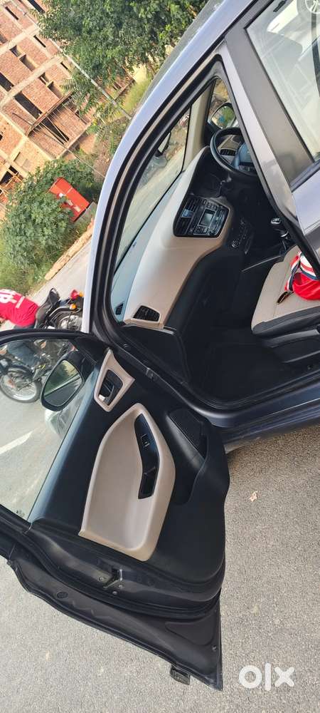 Tata Tiago Xz Opt, 2017, Petrol