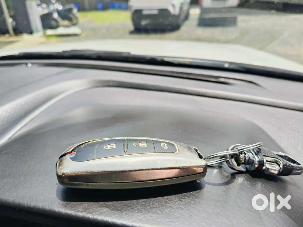 Maruti Brezza Zxi 2022 Cng Hybrid Second Owner