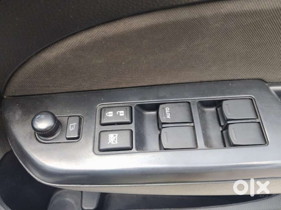 Maruti Suzuki Swift Zxi, 2015, Petrol