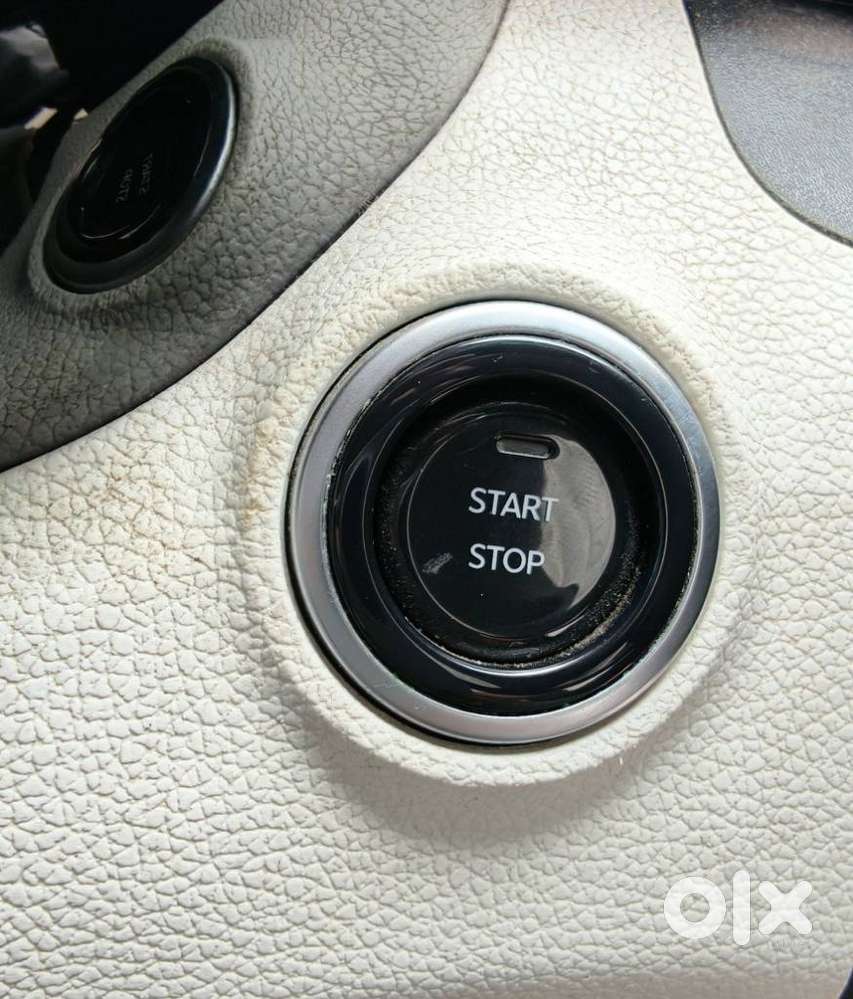 Mahindra Xuv 3xo Ax5 Pm Mt, 2024, Petrol