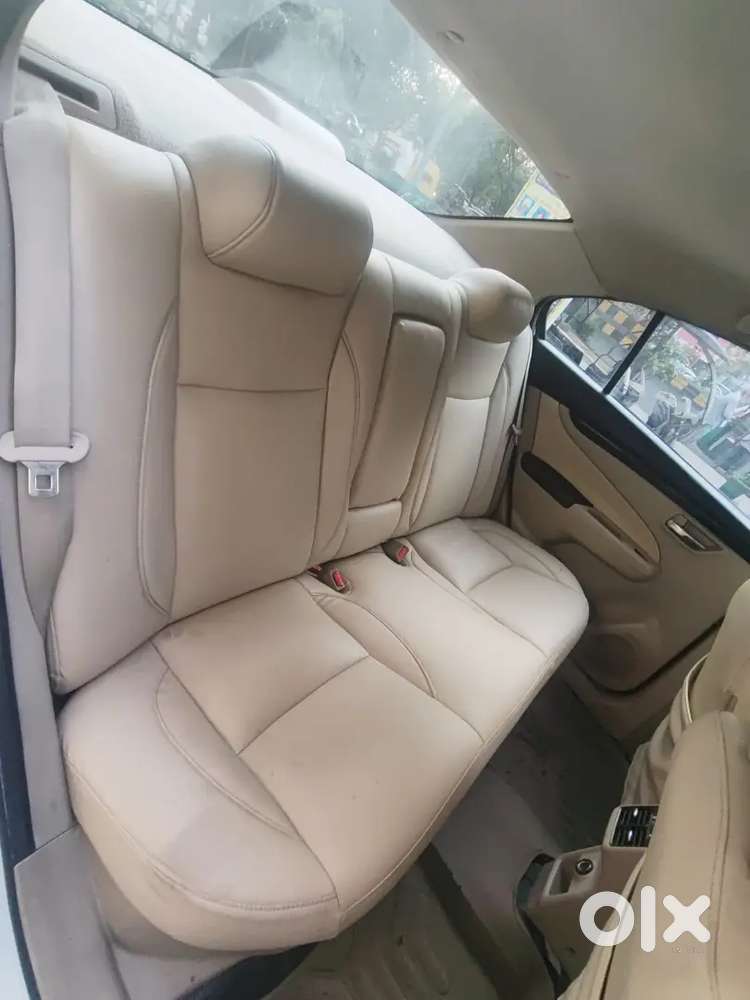 यह गाड़ी देखने ओर चलने में बहुत मस्त है