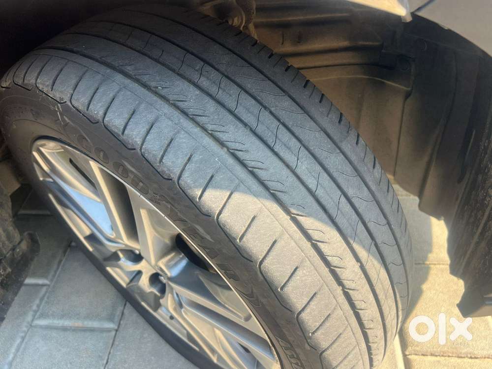 Toyota Innova Hycross 2.0 Zx (o) Hybrid 7 Str, 2023, Petrol