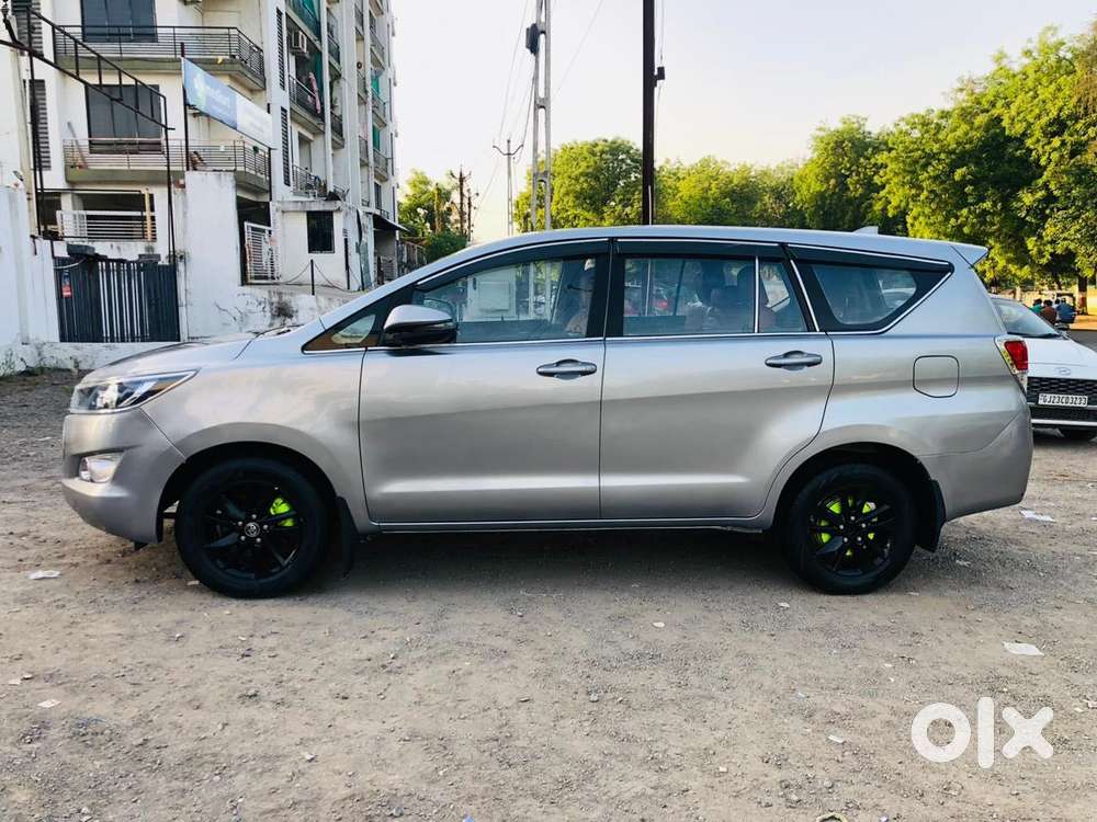 Toyota Innova Crysta 2.8 Gx At 8 Seater, 2017, Diesel