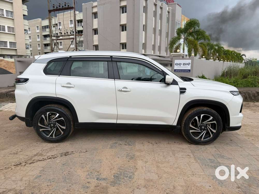 Maruti Suzuki Grand Vitara Smart Hybrid Alpha, 2025, Petrol