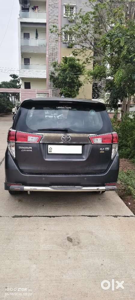 Toyota Innova Crysta 2017 Diesel 189000 Km Driven
