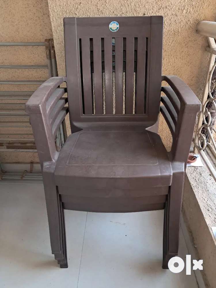 Olx plastic discount chairs for sale