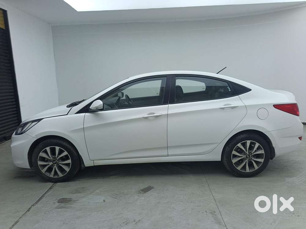 Hyundai Verna Fluidic 1.6 Vtvt Sx, 2013, Petrol