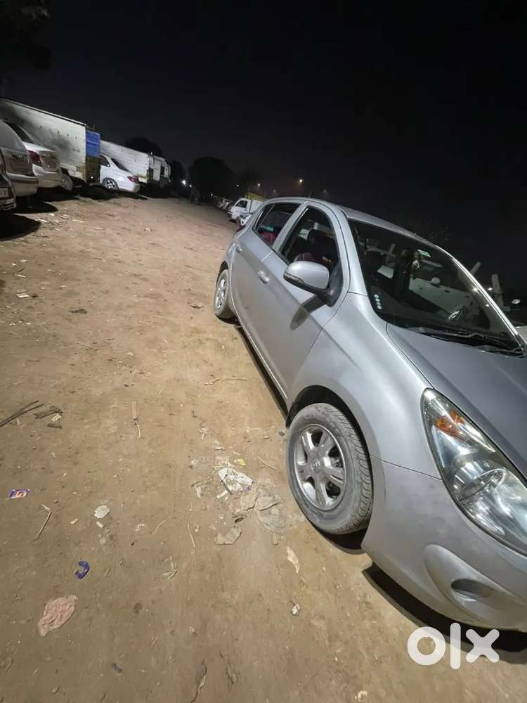 Hyundai I20 Spotz 2011 Year