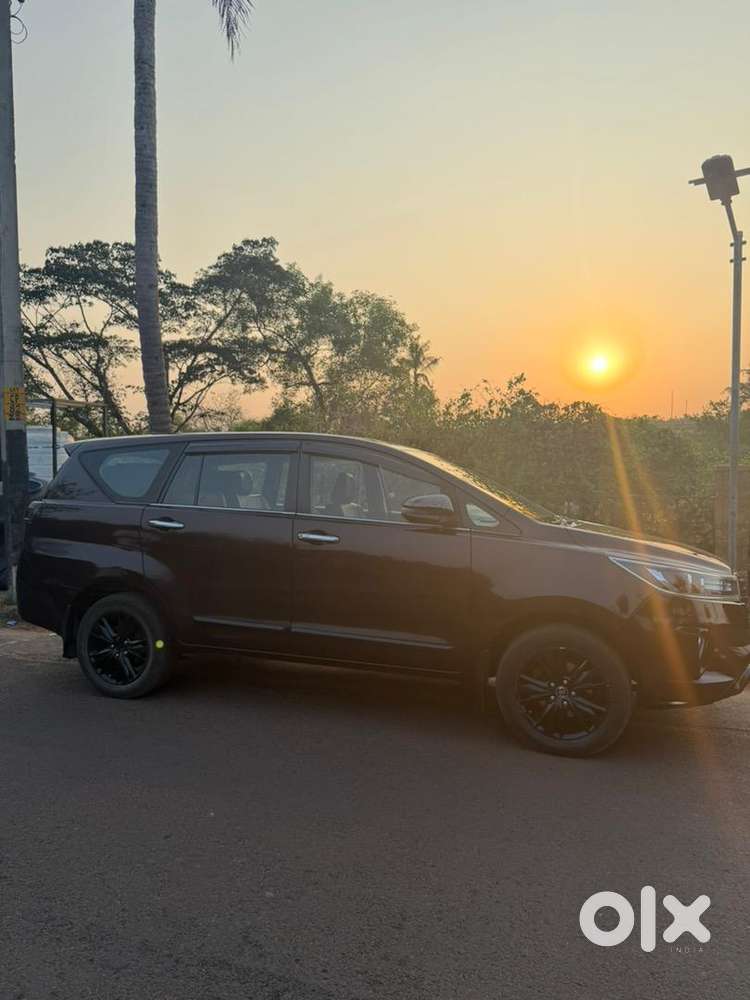 Toyota Innova Crysta 2.8z