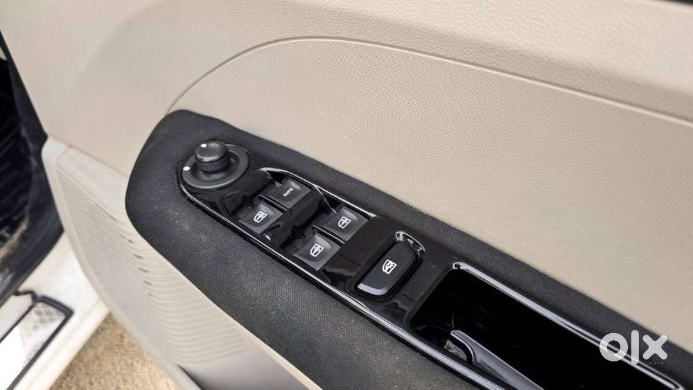 Renault Triber Rxz, 2020, Petrol