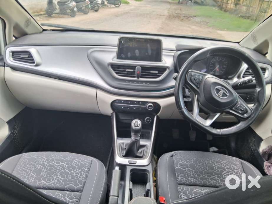 Tata Altroz Xz Plus (s), 2024, Petrol