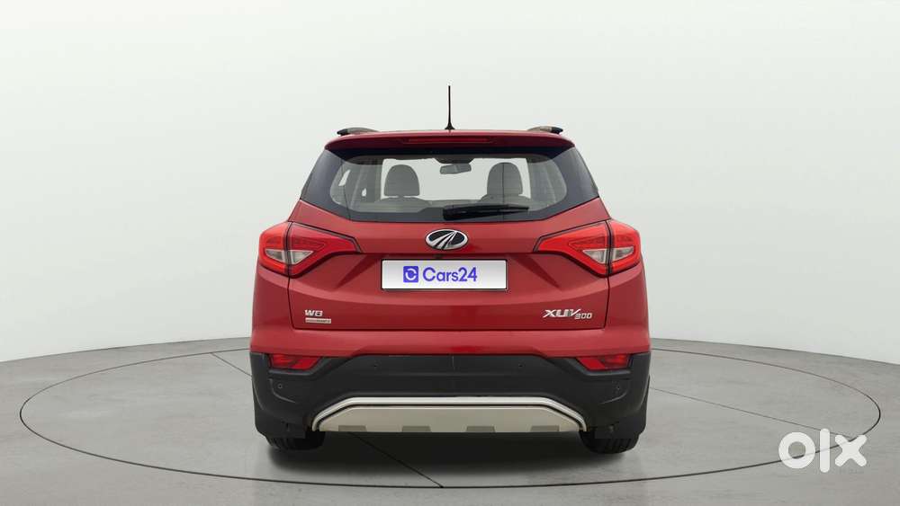 Mahindra Xuv300 1.2 W8 (o) Amt Petrol, 2021, Petrol