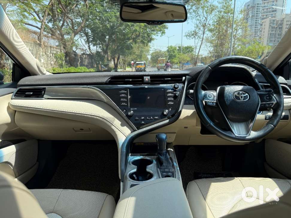 Toyota Camry Hybrid, 2019, Electric