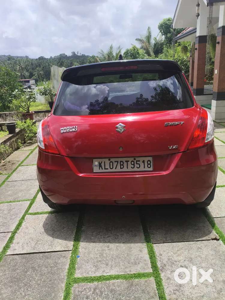 Maruti Suzuki Swift Vxi 2012