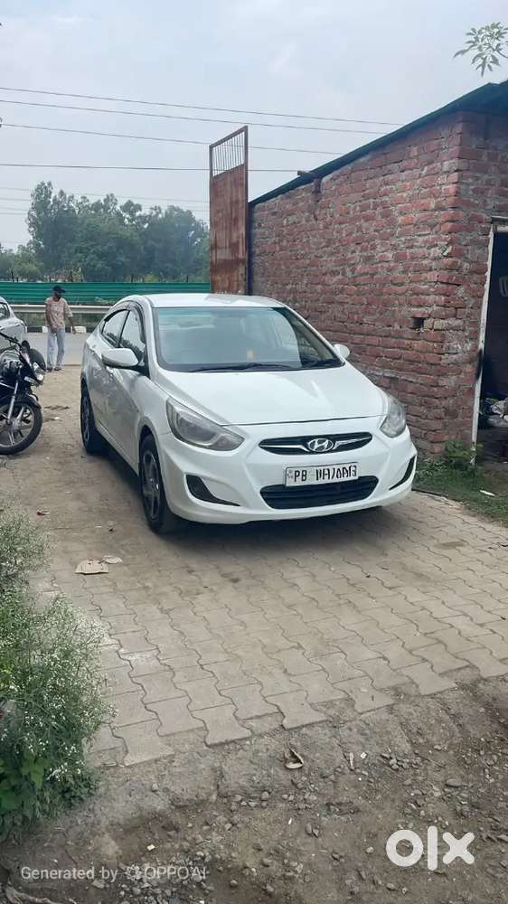 Hyundai Fluidic Verna 2012 Diesel Well Maintained Docoment Complete.