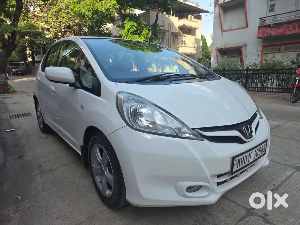2013 Honda Jazz Vmt Top Model Petrol First Owner For Just Rs 2,85,000/