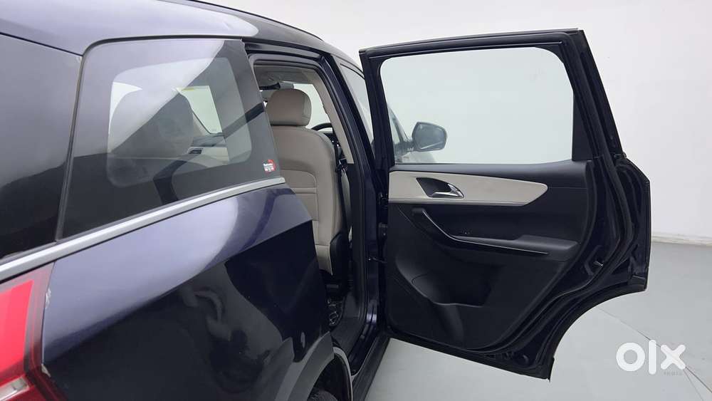 Mahindra Xuv700 2.2 Ax 7 Diesel At Str, 2022, Diesel