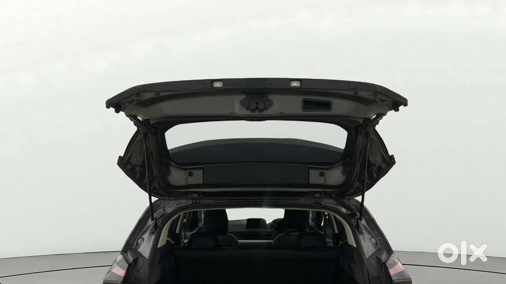 Tata Nexon Pure (s) 1.2 Petrol 6amt, 2024, Petrol