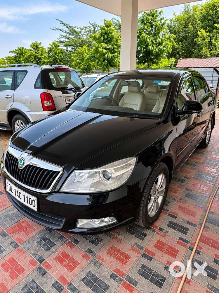 Skoda Laura, 2012, Petrol