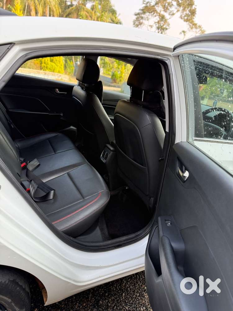 Hyundai Verna Turbo Dct (top Model)