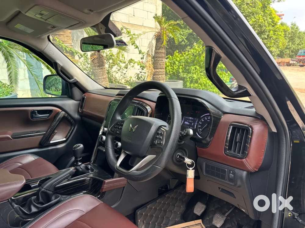 Mahindra Scorpio N Z4 Petrol Mt 7 Str, 2025, Petrol