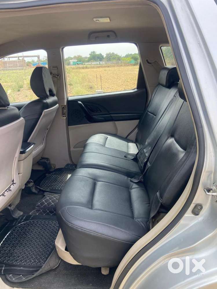 Mahindra Xuv500 2016 Diesel 82000 Km Driven New Tyre New Battery