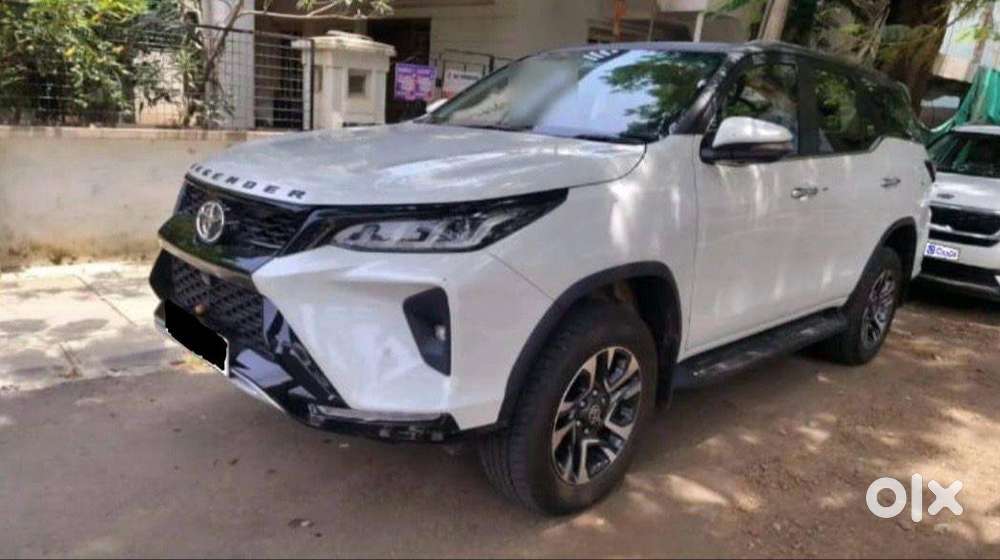 Toyota Legender, November 2025