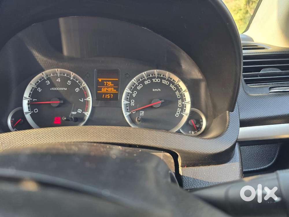 Maruti Suzuki Swift Vxi, 2016, Petrol