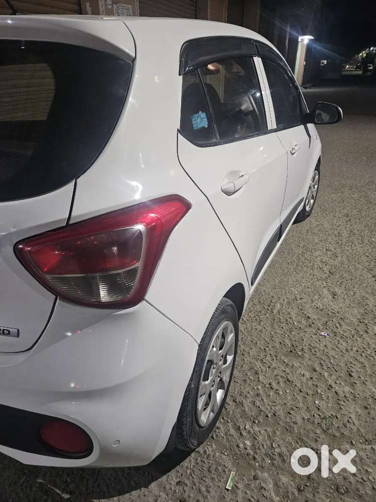 Hyundai Grand I10 2017 Diesel Manual Second Owner
