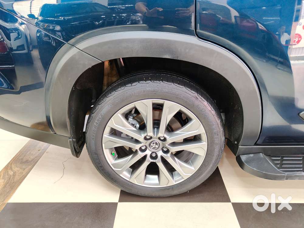 Toyota Innova Hycross 2.0 Zx Hybrid 7 Str, 2024, Petrol