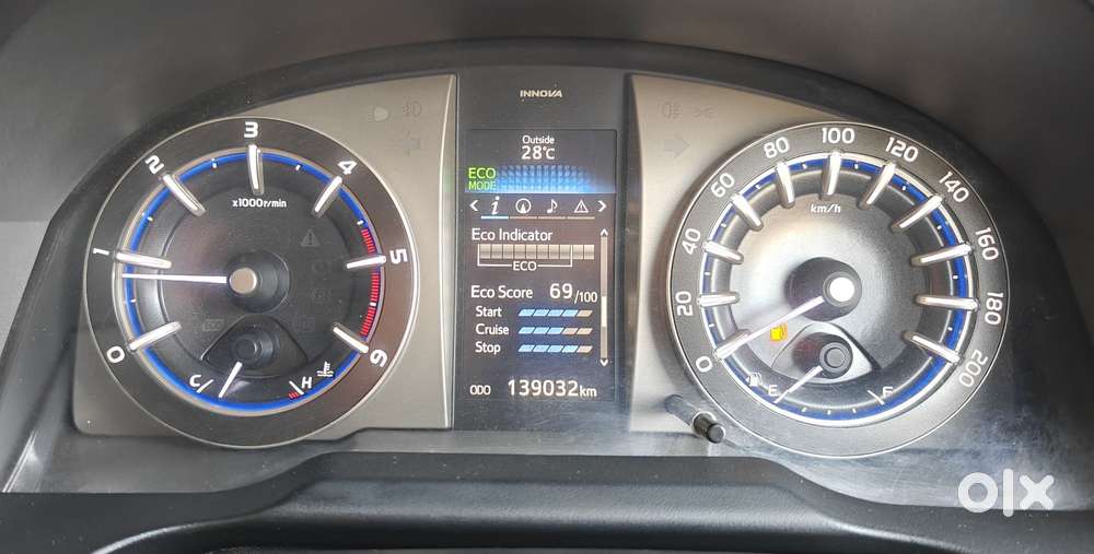 Toyota Innova Crysta 2.4 Vx Mt 8s, 2017, Diesel