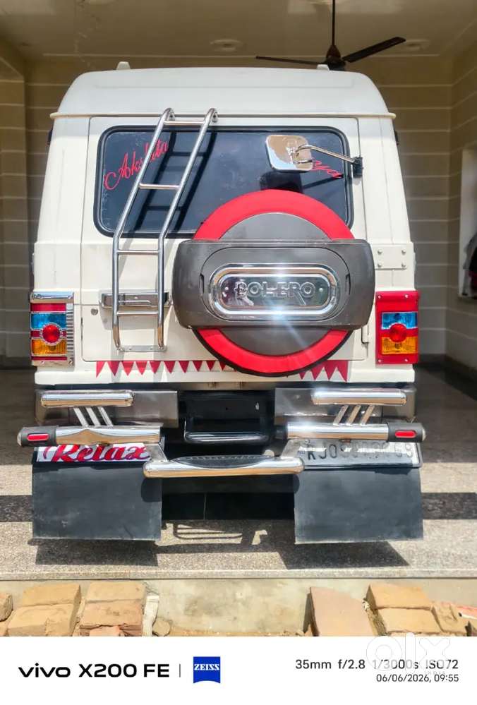 Bolero 9 Seater Plus