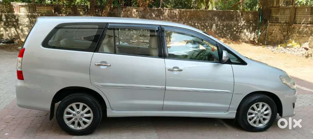 Well Maintained. Excellent Condition  Family  Car Innova