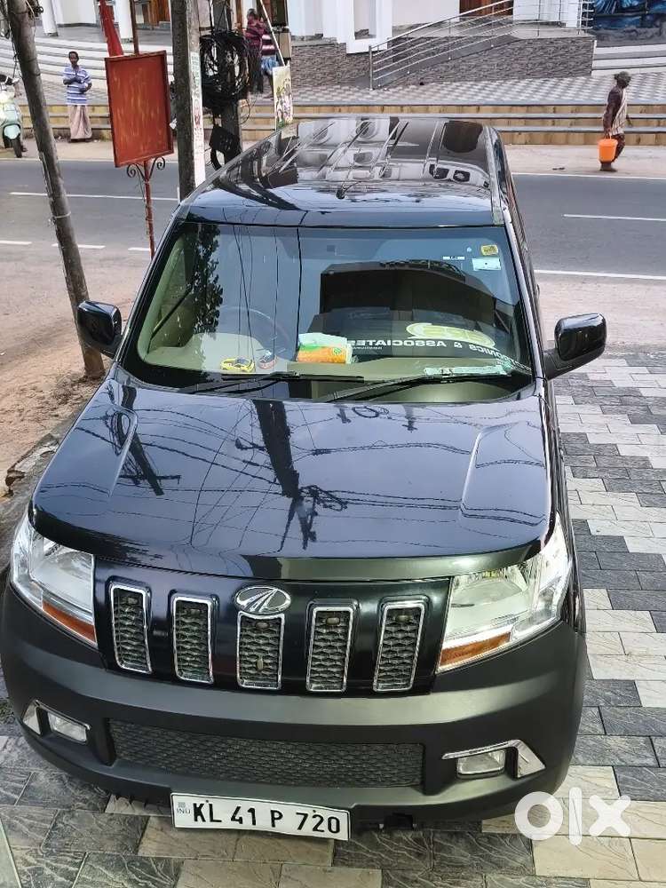 Mahindra Tuv 300 2018
