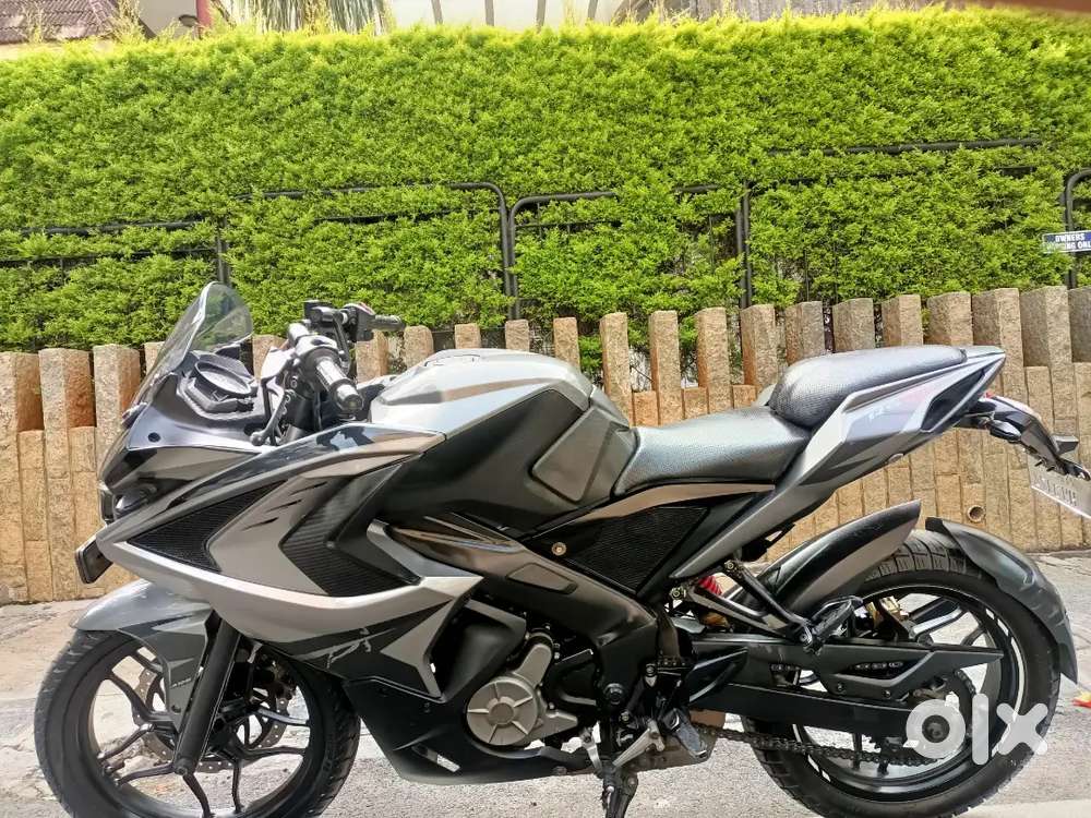 pulsar 200 bs4