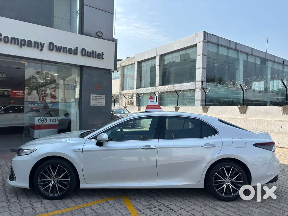 Toyota Camry 2.5 Hybrid, 2024