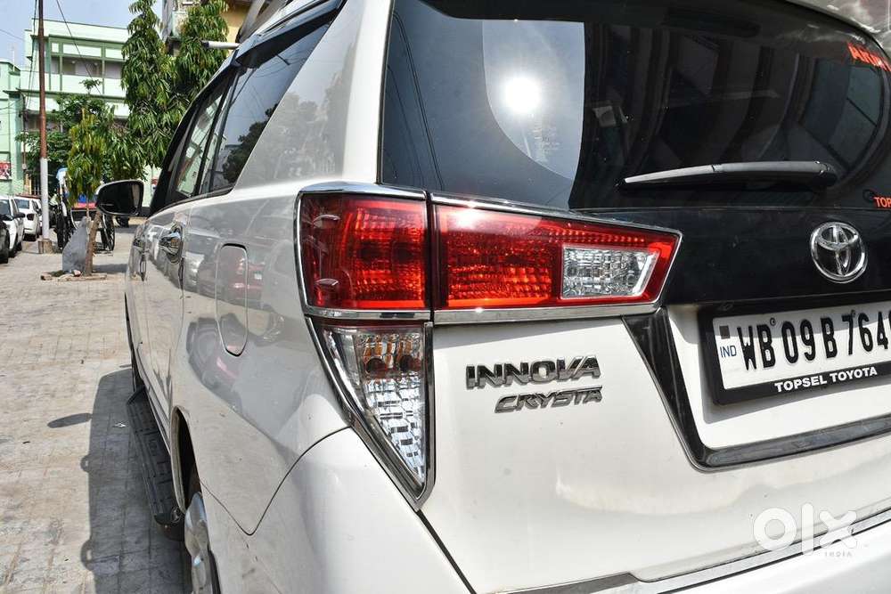 Crysta 2025 Gx 7 Seater  Driven 6000kms