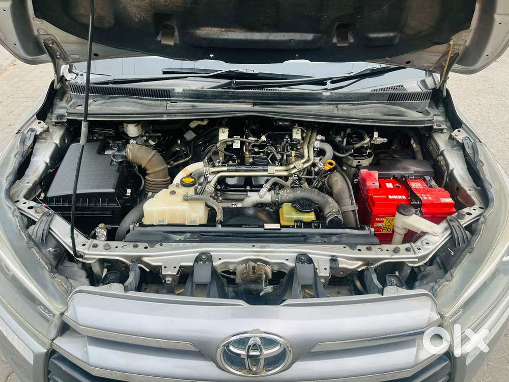 Toyota Innova Crysta 2.4 V 8 Str, 2016, Diesel