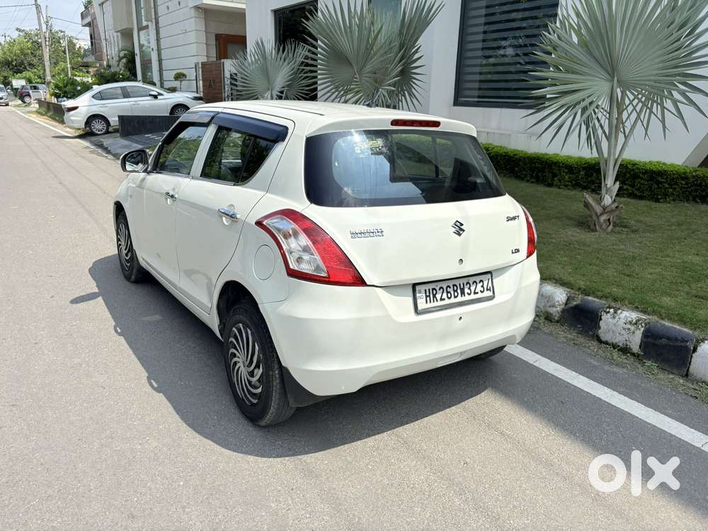 Maruti Suzuki Swift Lxi Option, 2012, Petrol
