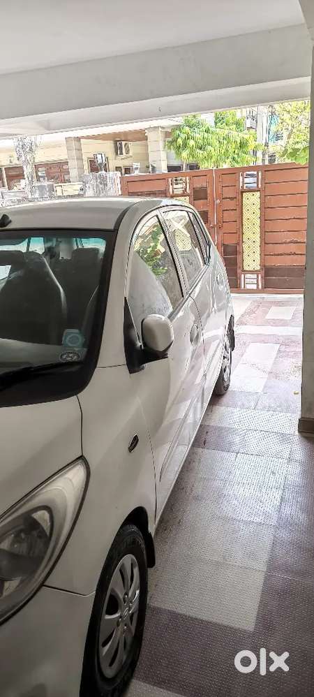 Hyundai I10 2011 Petrol Well Maintained Top Model