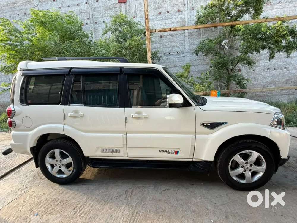 Mahindra Scorpio 2.2 Diesel 2023 Manual