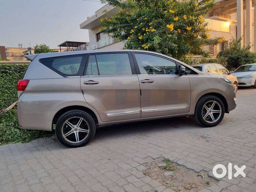 Toyota Innova Crysta 2.4 G Mt 7 Str, 2019, Diesel