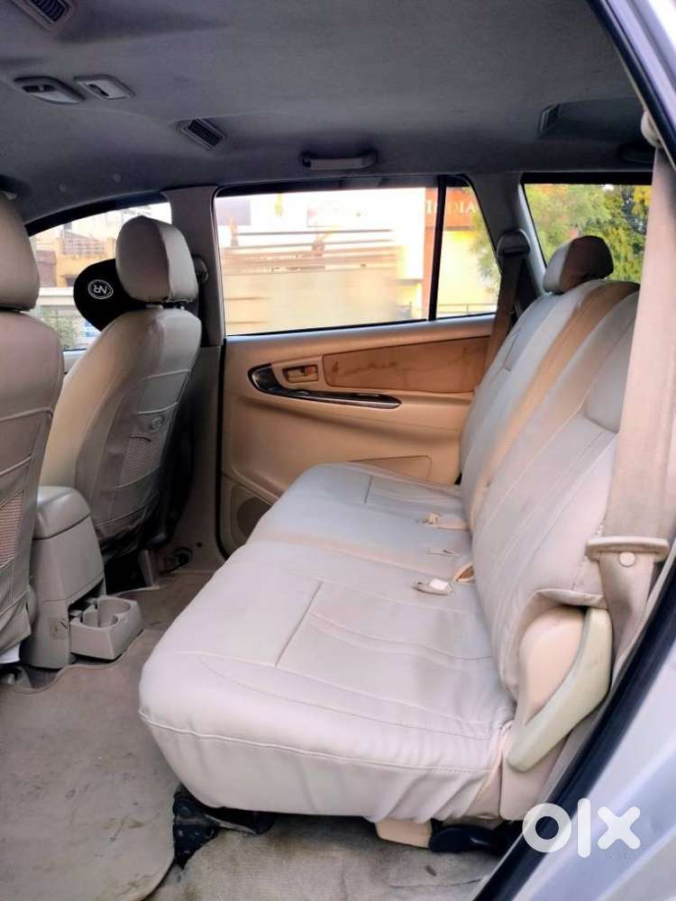 Toyota Innova 2.5 G (diesel) 8 Seater Bs Iv, 2013, Diesel