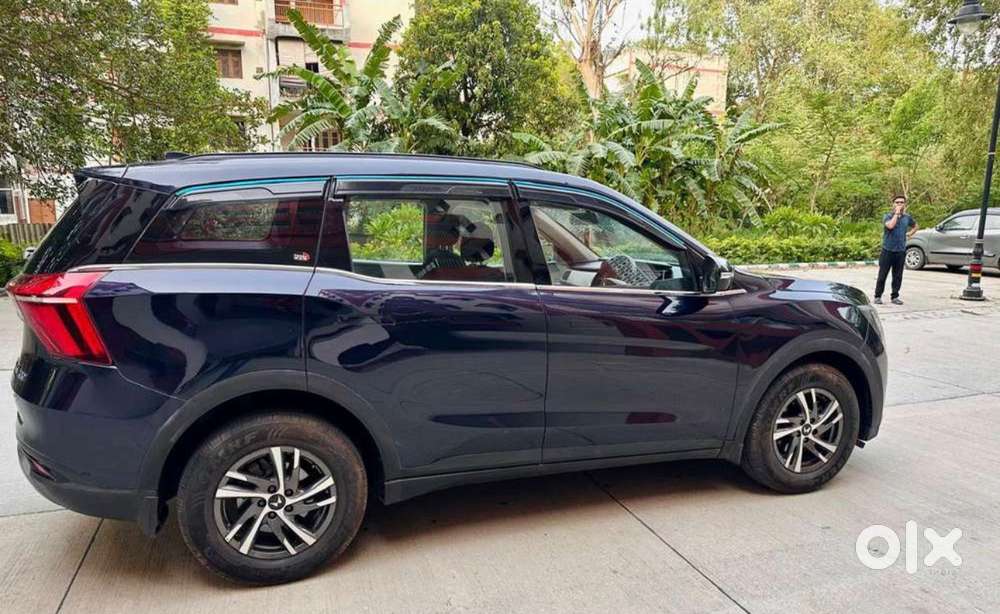 Mahindra Xuv700 2.0 Ax 5 Petrol Mt 7 Str, 2024, Petrol