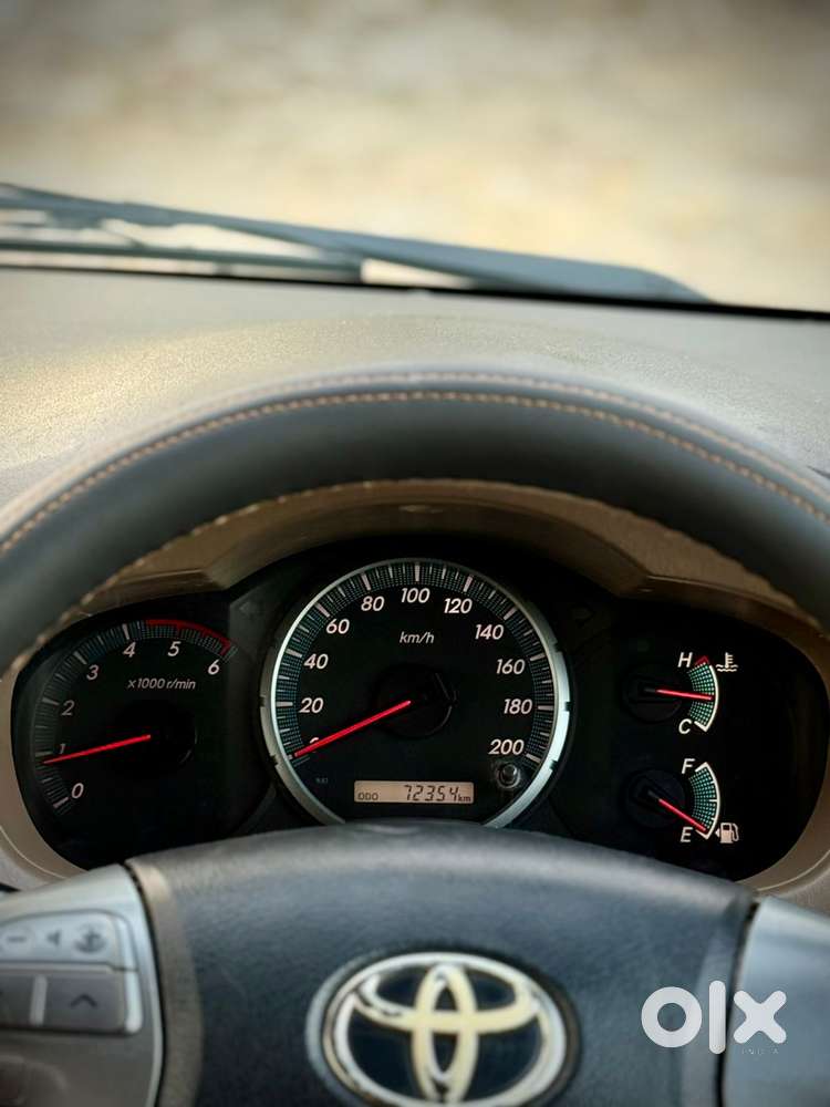 Toyota Innova 2.5 Vx 8 Str Bs-iii, 2016, Diesel