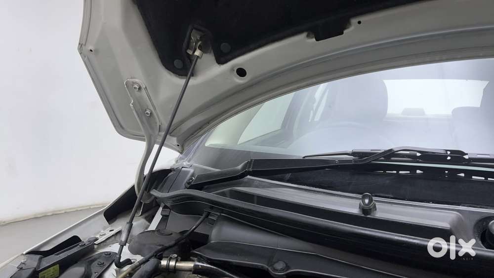 Maruti Suzuki Swift Dzire Vxi Optional, 2016, Petrol